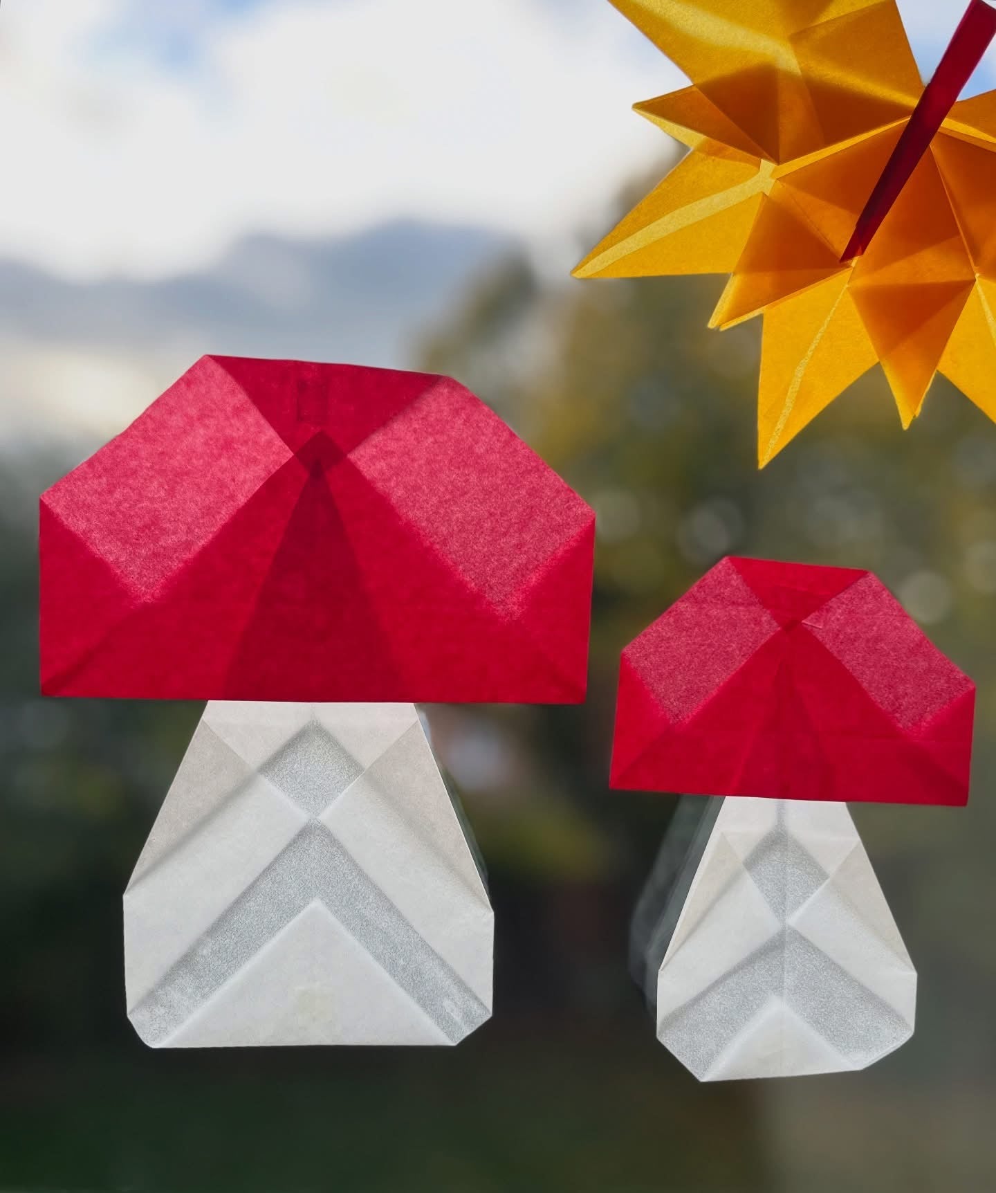 Autumn’s Gentle Glow: Folding Kite Paper Toadstools