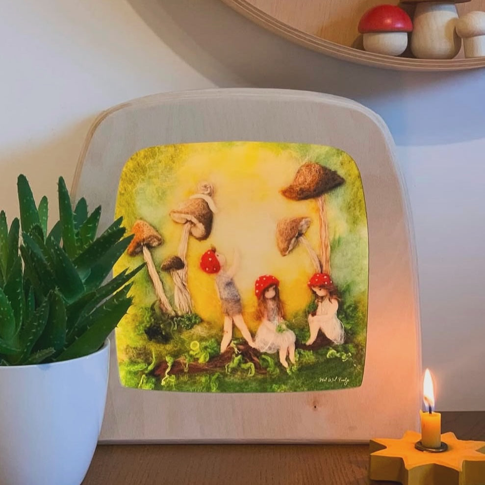 Waldorf-inspired lamp with Children of the Forest silhouette from Het Wol Feetje