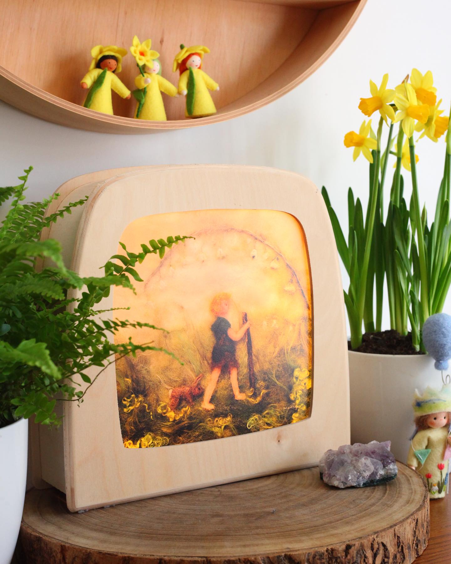 Toverlux Magic Picture Lamp glowing softly on a shelf in a child’s room