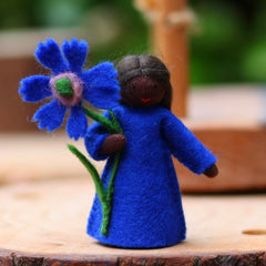 Ambrosius Fairy - Cornflower in Hand