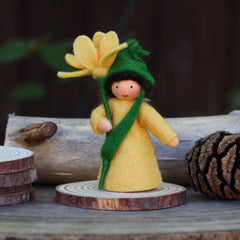 Ambrosius Fairy - Yellow Crocus in Hand (Dark Hair)