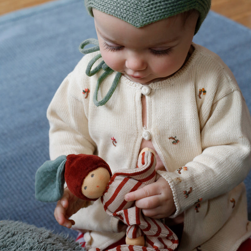 Nanchen Organic Waldorf Blanket Doll - Chestnut Baby Light | | Nanchen | Little Acorn to Mighty Oaks