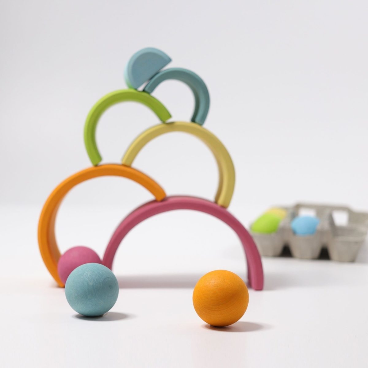 知育玩具 GRIMM'S Rainbow Stacking Blocks - Pastel Grimm's Stacking Rainbow Pastel - 6 Piece – Little Acorns to
