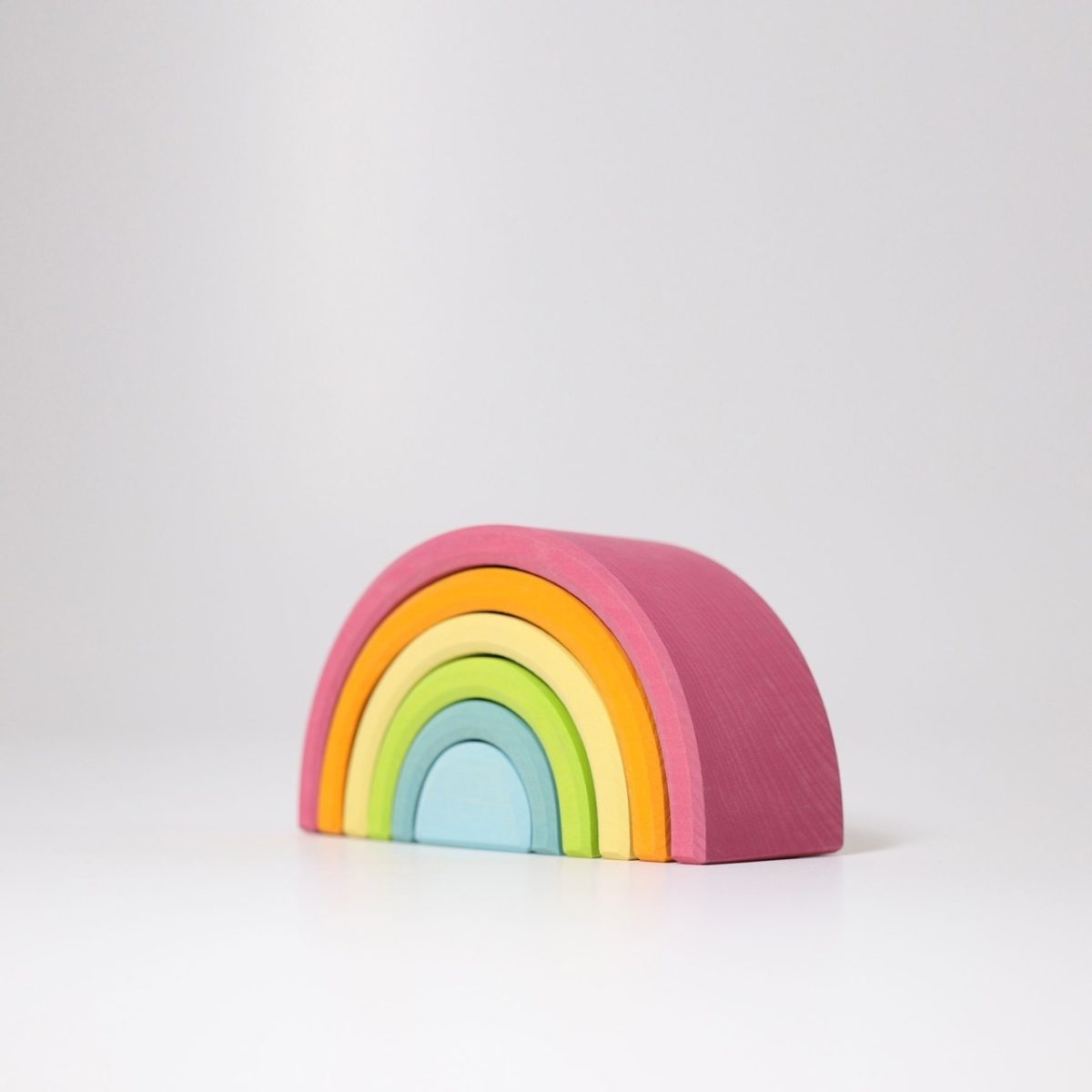 知育玩具 GRIMM'S Rainbow Stacking Blocks - Pastel Grimm's Stacking Rainbow Pastel - 6 Piece – Little Acorns to