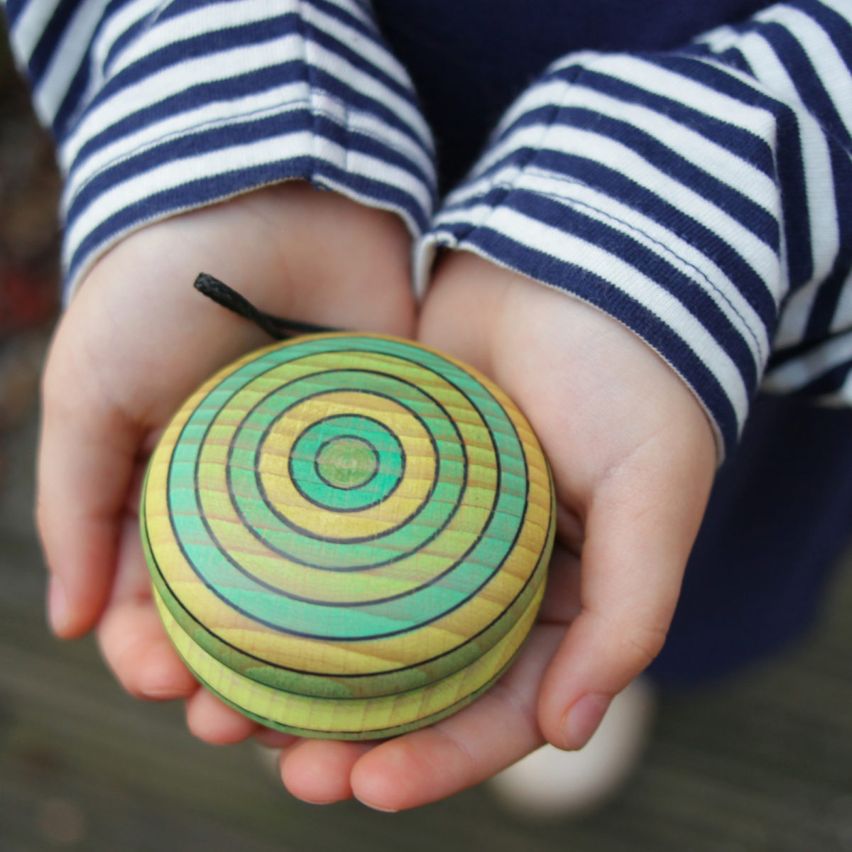 Mader Yoyo - Grass | Toy | Mader Kreiselmanufaktur | Little Acorn to Mighty Oaks