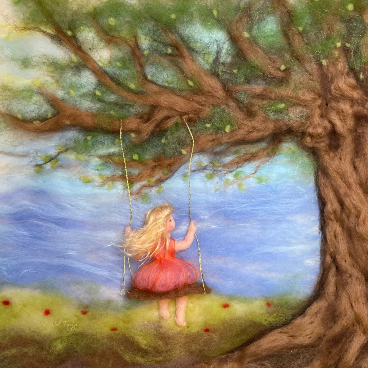 Het Wol Feetje - Girl on swing Toverlux Silhouette | Toy | Toverlux | Little Acorn to Mighty Oaks
